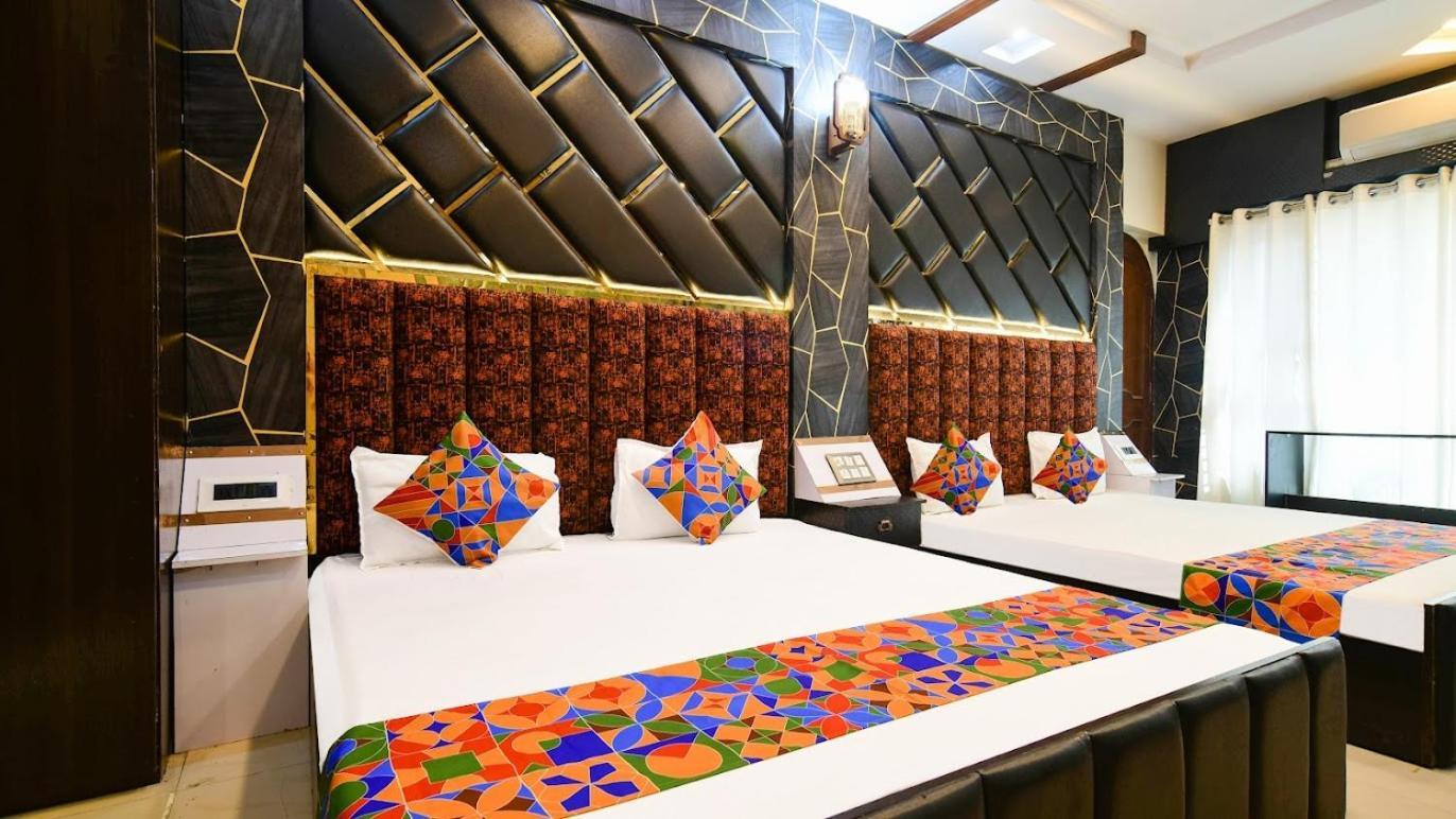 Hotel Mark Ujjain Eksteriør billede